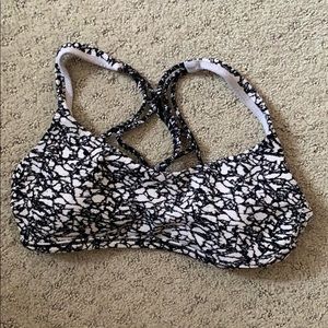 lulu lemon black and white cross back sports bra